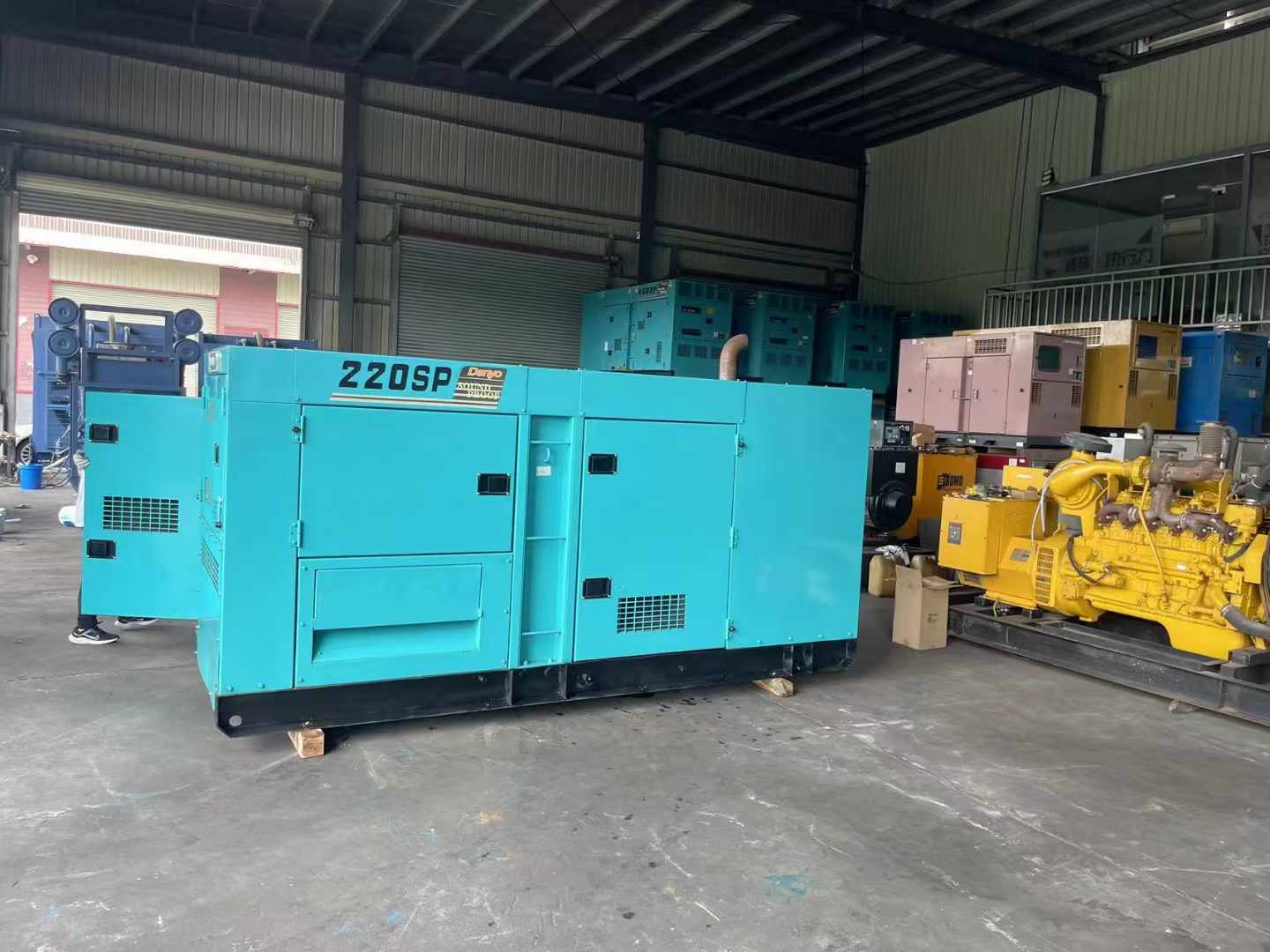 天水柴油发电机组长期不间断运行时，如何监控其温度和压力？