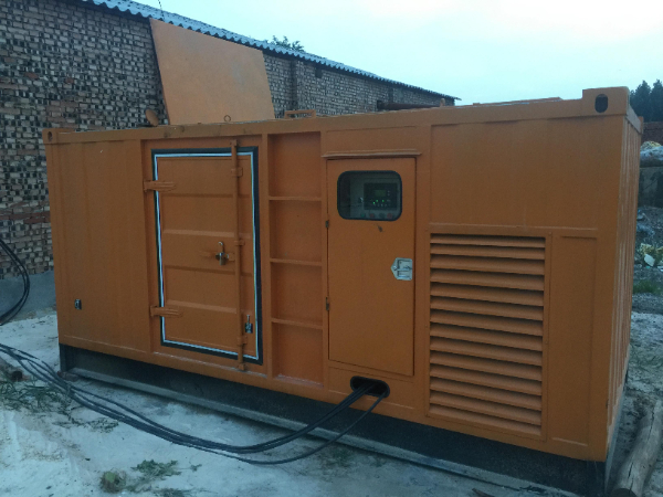 天水发电机组长期使用中，电缆线的敷设路径有哪些要求？